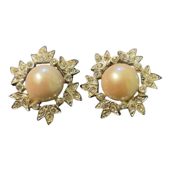 Faux pearl and rhinestone clip on earrings - Picture 1 of 11